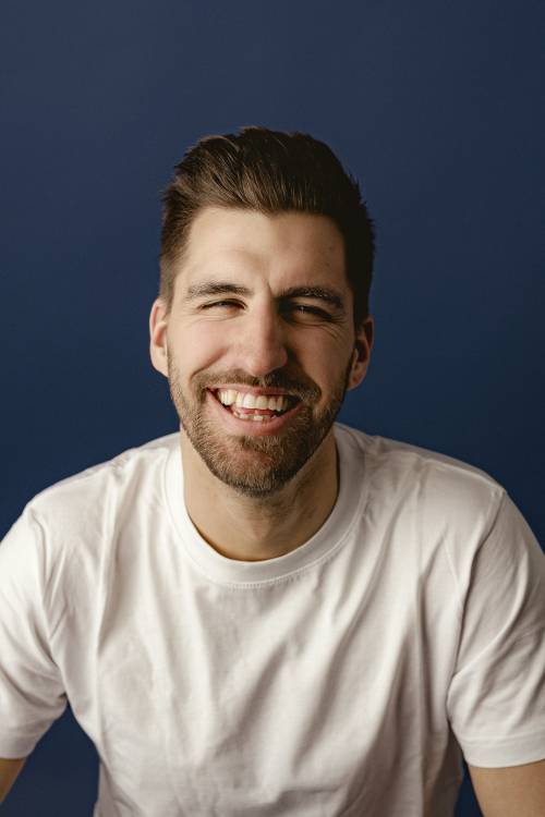 Antoine Donneaux, artiste chez Little Bros, société de production de spectacles vivants