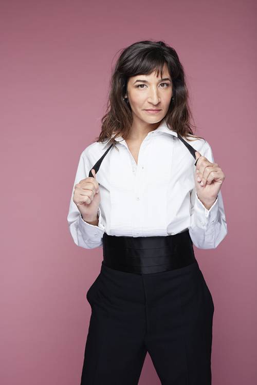 Chloé Oliveres, artiste chez Little Bros, société de production de spectacles vivants